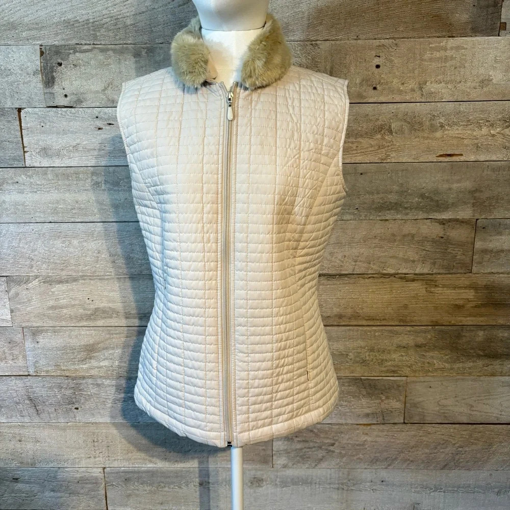Monterey club women's‎ cream coloured  insulated lightweight vest in size small